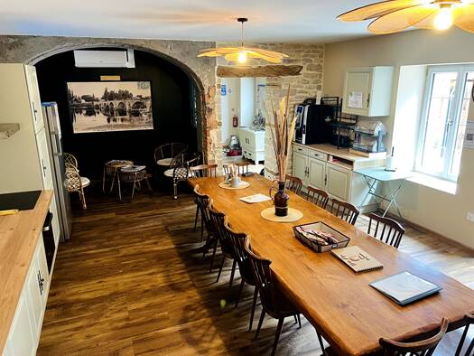 Local commercial à vendre 437 000 € 200 m² de surface de vente Orchamps 39700