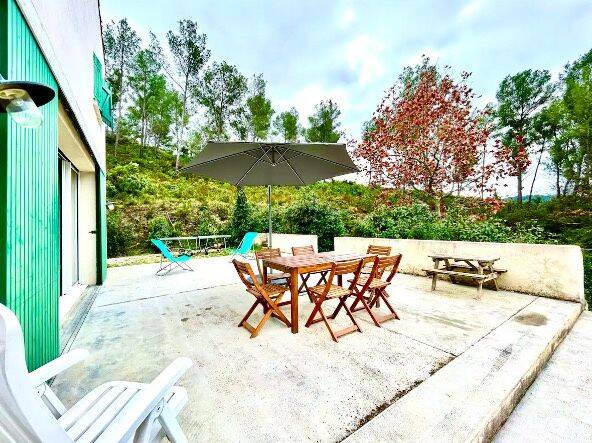Maison 5 pièces 160 m² · à Saint-Cyr-sur-Mer · 160 m² · 2 450 €/mois