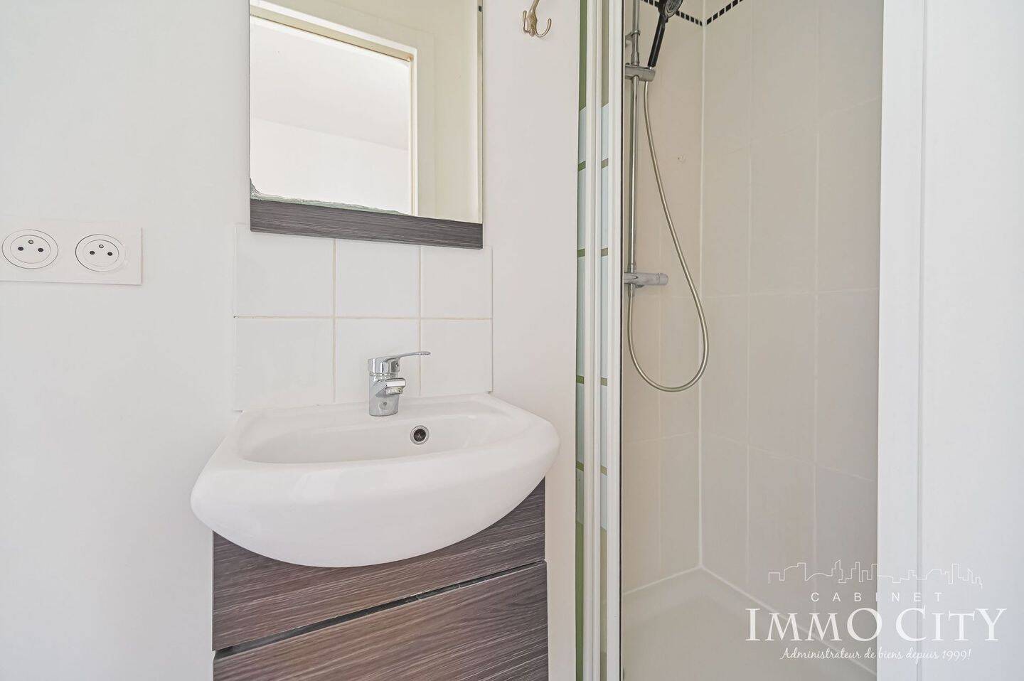 Appartement 1 pièce 13 m² · à Paris 7ème Arrondissement · 13 m² · 561 €/mois