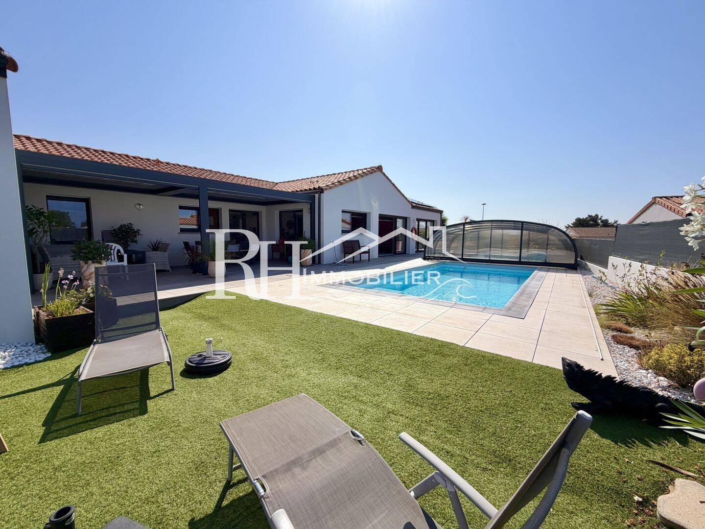 Maison 6 pièces 164 m² · à Brem-sur-Mer · 164,3 m² · 595 000 €