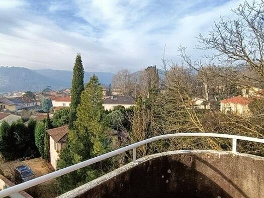 Appartement à vendre 89 000 € 3 pièces 2 chambres 74 m² Étage 3/3 Saint-Uze 26240