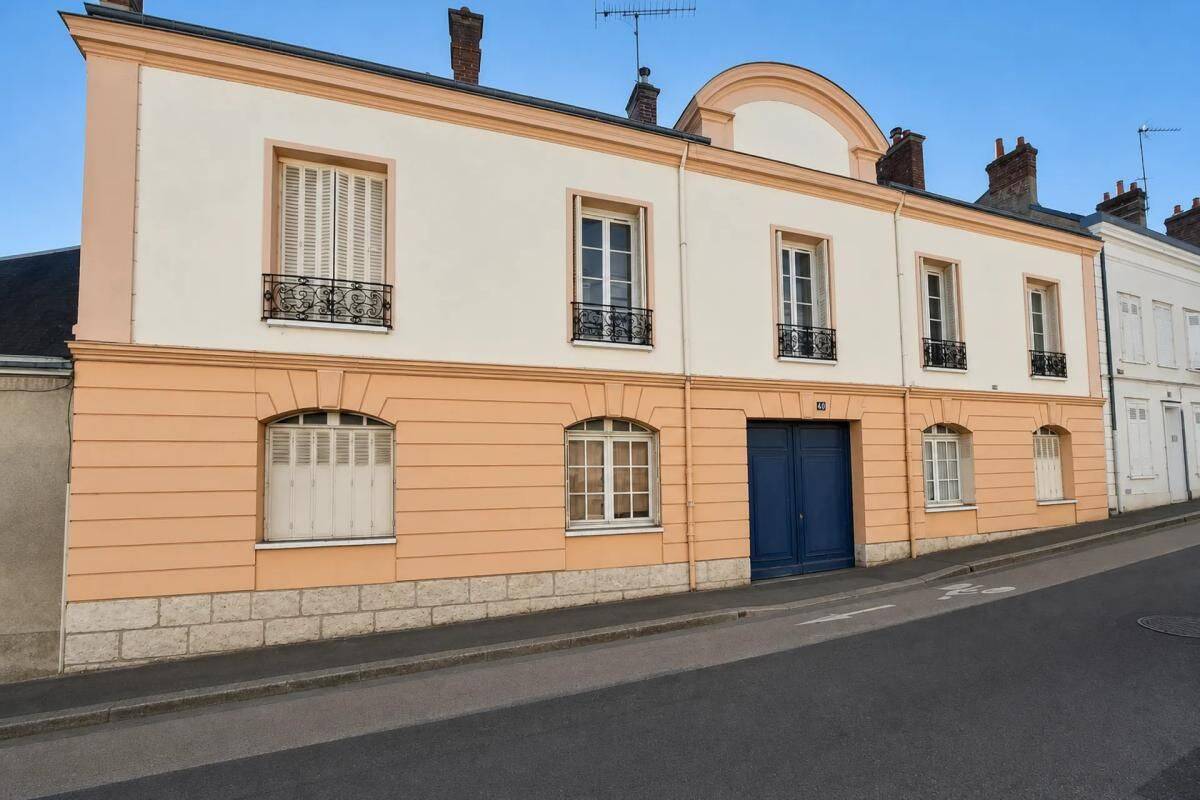 Maison 11 pièces 255 m² · à Chartres · 255 m² · 546 000 €