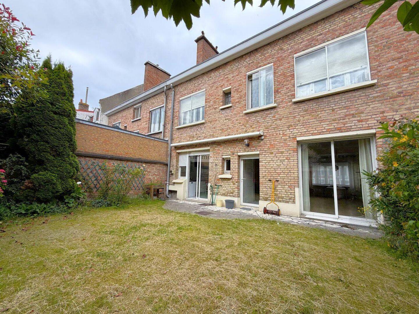 Maison 8 pièces 177 m² · à Bourbourg · 177 m² · 241 000 €