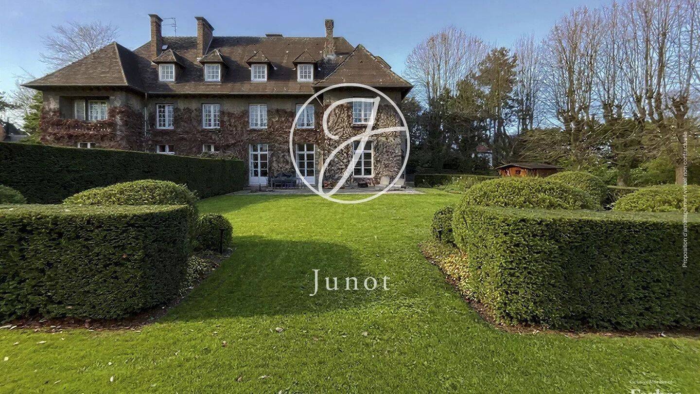 Maison 8 pièces 253 m² · à Mouvaux · 253 m² · 1 050 000 €