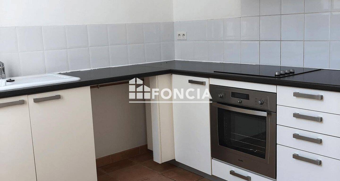 Appartement 3 pièces 76 m² · à Avignon · 76 m² · 825 €
