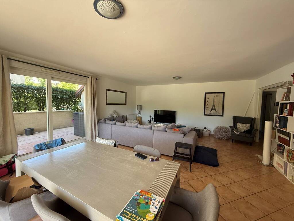 Appartement 5 pièces 133 m² · à Divonne-les-Bains · 133,4 m² · 3 220 €/mois