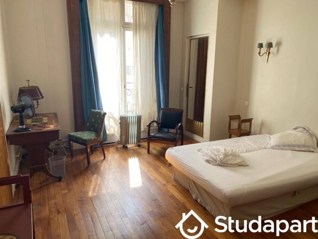 Appartement 1 pièce 18 m² · à Neuilly-sur-Seine · 18 m² · 1 200 €
