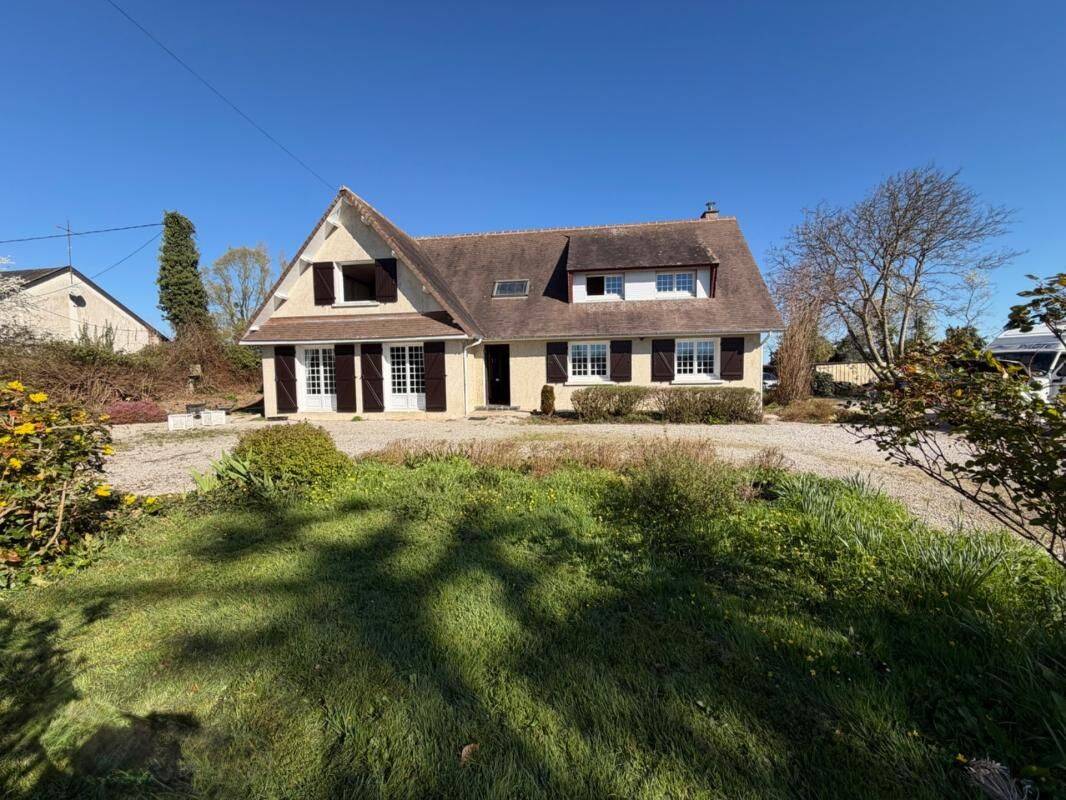 Maison 8 pièces 160 m² · à Liesville-sur-Douve · 160 m² · 256 000 €