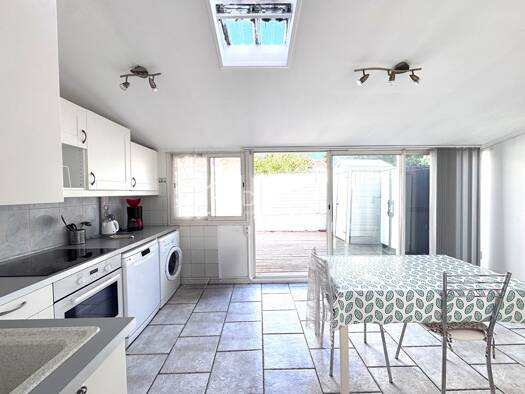 Appartement à vendre 215 000 € 2 pièces 1 chambre 72 m² RDC Nord Le Grau-du-Roi 30240