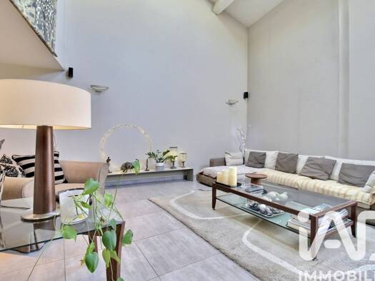 Duplex à vendre 540 000 € 6 pièces 5 chambres 216 m² RDC/1 Hôtel de Ville Morières-lès-Avignon 84310