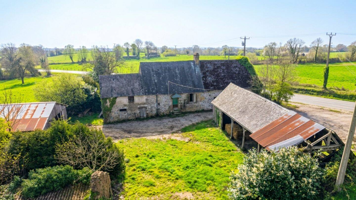 Maison 3 pièces 104 m² · à Saint-Denis-de-Gastines · 104 m² · 82 500 €