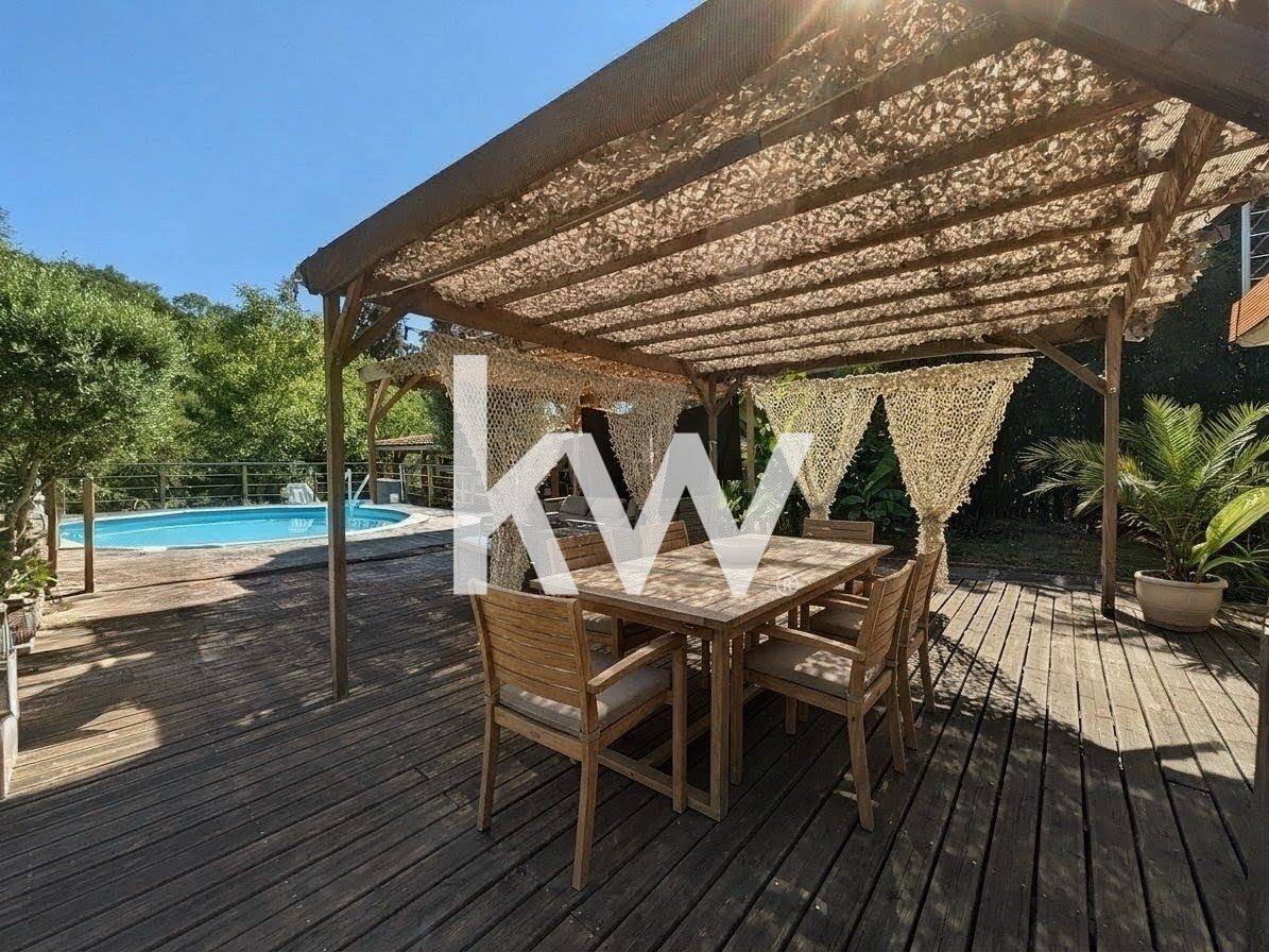 Maison 9 pièces 248 m² · à La Fouillouse · 248,3 m² · 549 000 €
