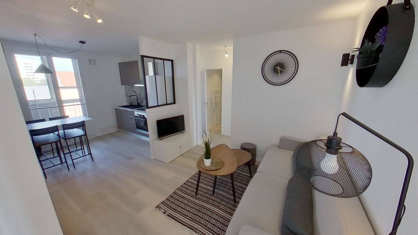 Appartement 1 pièce 70 m² · à Vénissieux · 70 m² · 420 €/mois