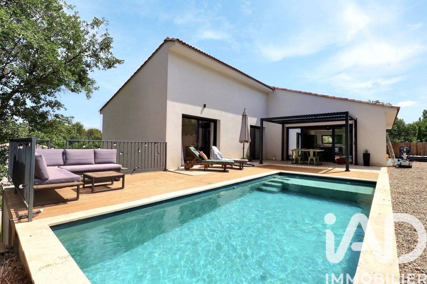 Maison 5 pièces 182 m² · à Saint-Maximin-la-Sainte-Baume · 182 m² · 595 000 €