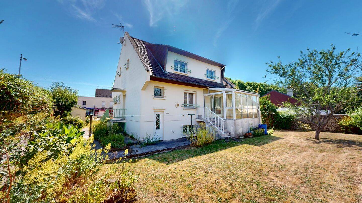 Maison 5 pièces 138 m² · à Bayeux · 137,5 m² · 276 000 €