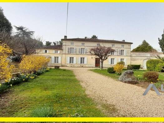 Maison à vendre 395 000 € 10 pièces 5 chambres 331 m² 7 720 m² de terrain Saint-Sulpice-de-Cognac 16370