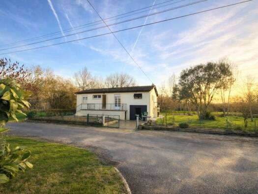 Maison à vendre 101 992 € 5 pièces 3 chambres 110 m² 2 623 m² de terrain Dieulivol 33580