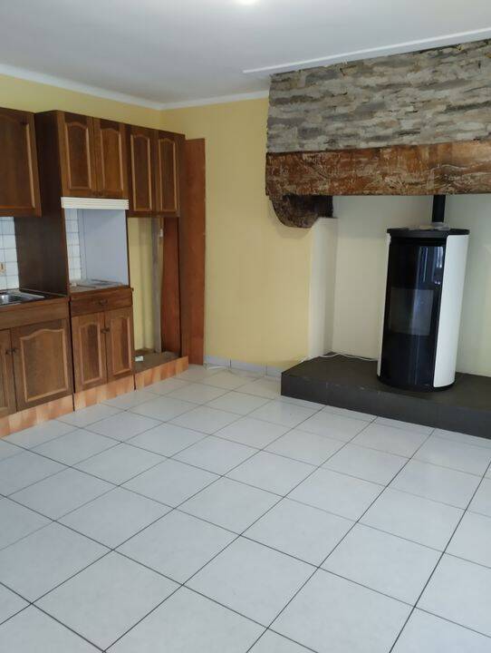 Maison 4 pièces 89 m² · à Saint-Goazec · 89 m² · 580 €