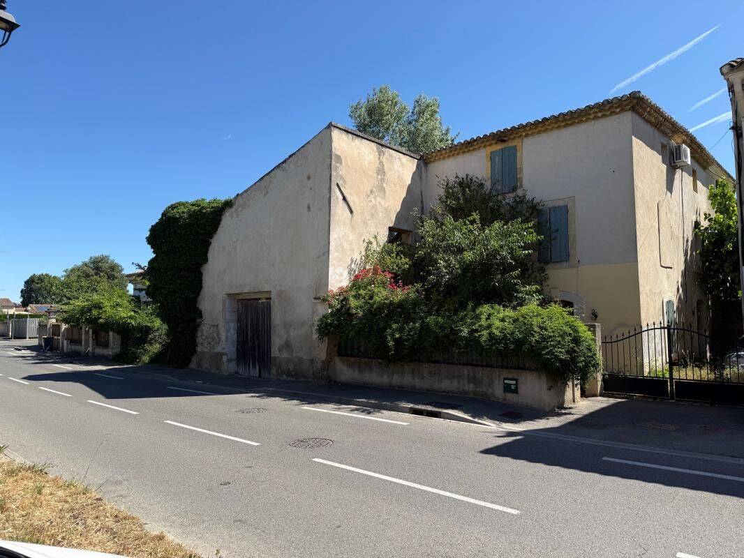Maison 4 pièces 104 m² · à Sénas · 103,6 m² · 196 000 €