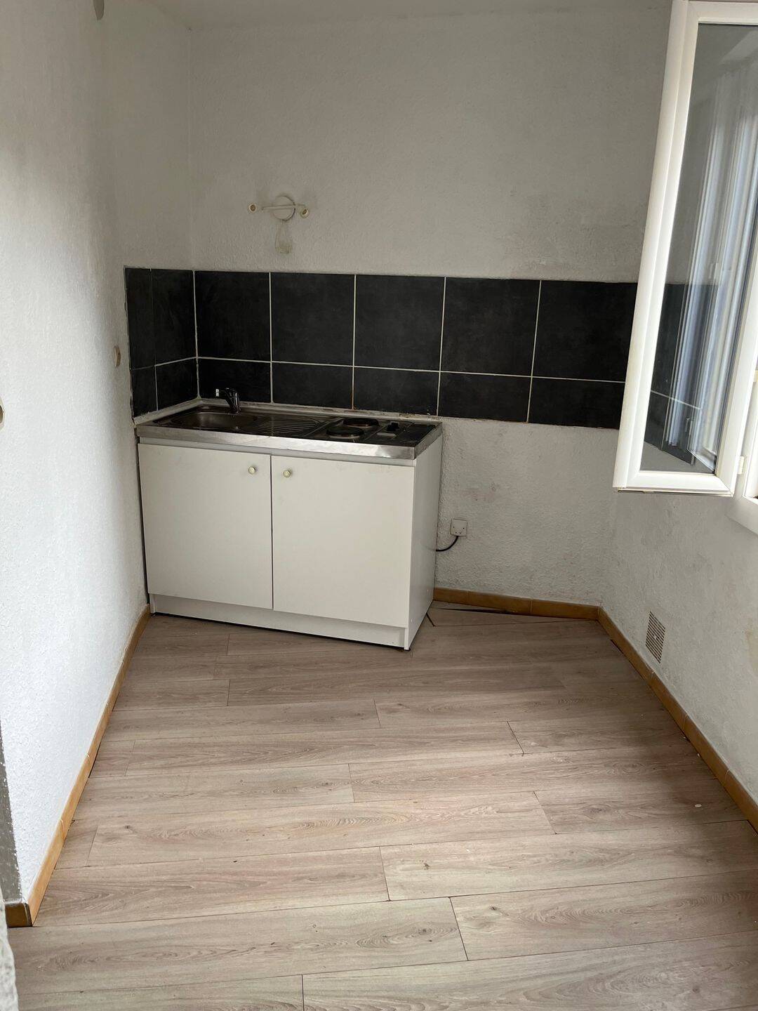 Appartement 1 pièce 28 m² · à Vauvert · 28 m² · 290 €