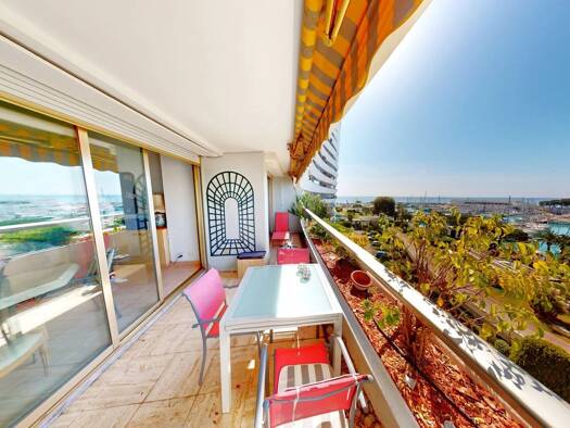 Appartement à vendre 650 000 € 3 pièces 2 chambres 80 m² Étage 3/1 Marina Villeneuve-Loubet 06270
