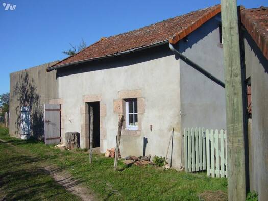 Maison à vendre 46 000 € 6 pièces 1 chambre 145 m² Le Breuil 03120