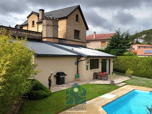 Maison à vendre 451 500 € 7 pièces 4 chambres 218 m² 850 m² de terrain Blanzat 63112