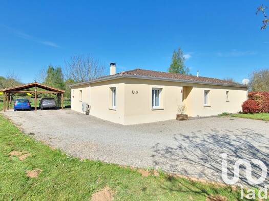Maison de plain-pied à vendre 215 000 € 4 pièces 3 chambres 139 m² 3 481 m² de terrain Voulême 86400