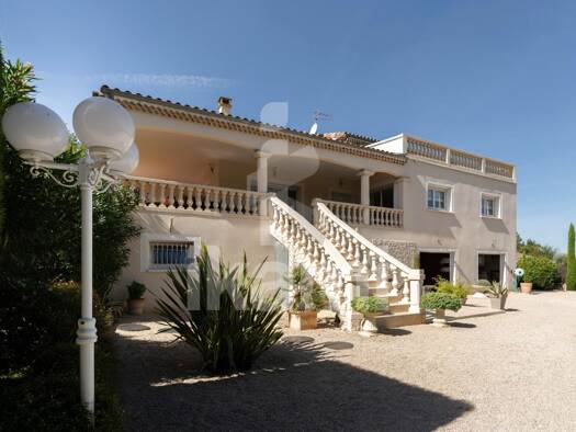 Maison à vendre 735 000 € 12 pièces 6 chambres 330 m² 1 880 m² de terrain Chatuzange-le-Goubet 26300