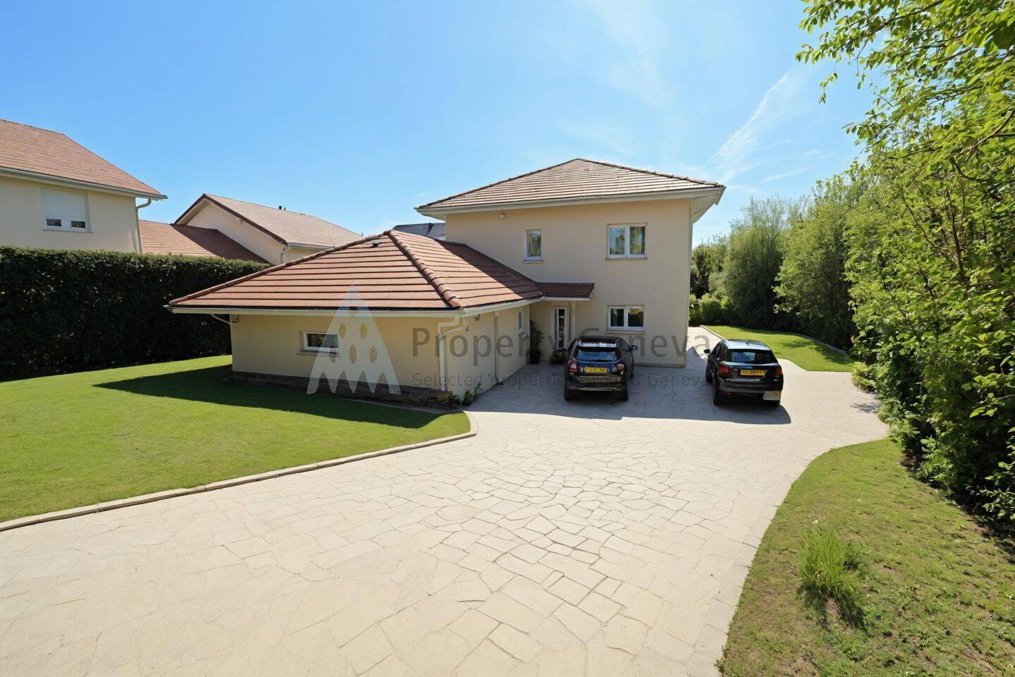 Maison 7 pièces 182 m² · à Thoiry · 182 m² · 870 000 €
