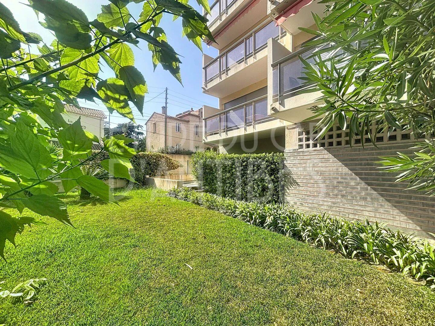 Appartement 2 pièces 61 m² · à Antibes · 61,2 m² · 545 000 €