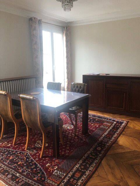 Appartement 4 pièces 82 m² · à Paris 10ème Arrondissement · 81,6 m² · 2 500 €