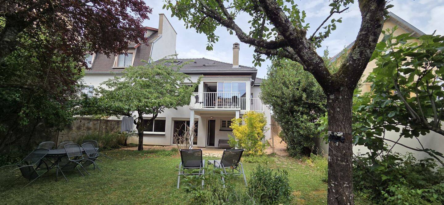 Maison 6 pièces 205 m² · à Dijon · 205,2 m² · 790 000 €