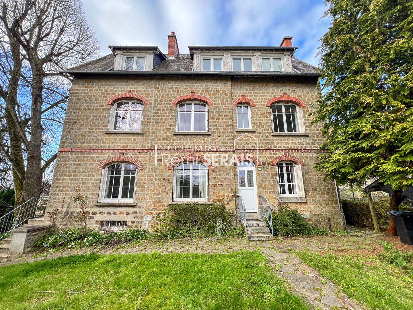 Maison 9 pièces 202 m² · à Flers · 202 m² · 266 250 €