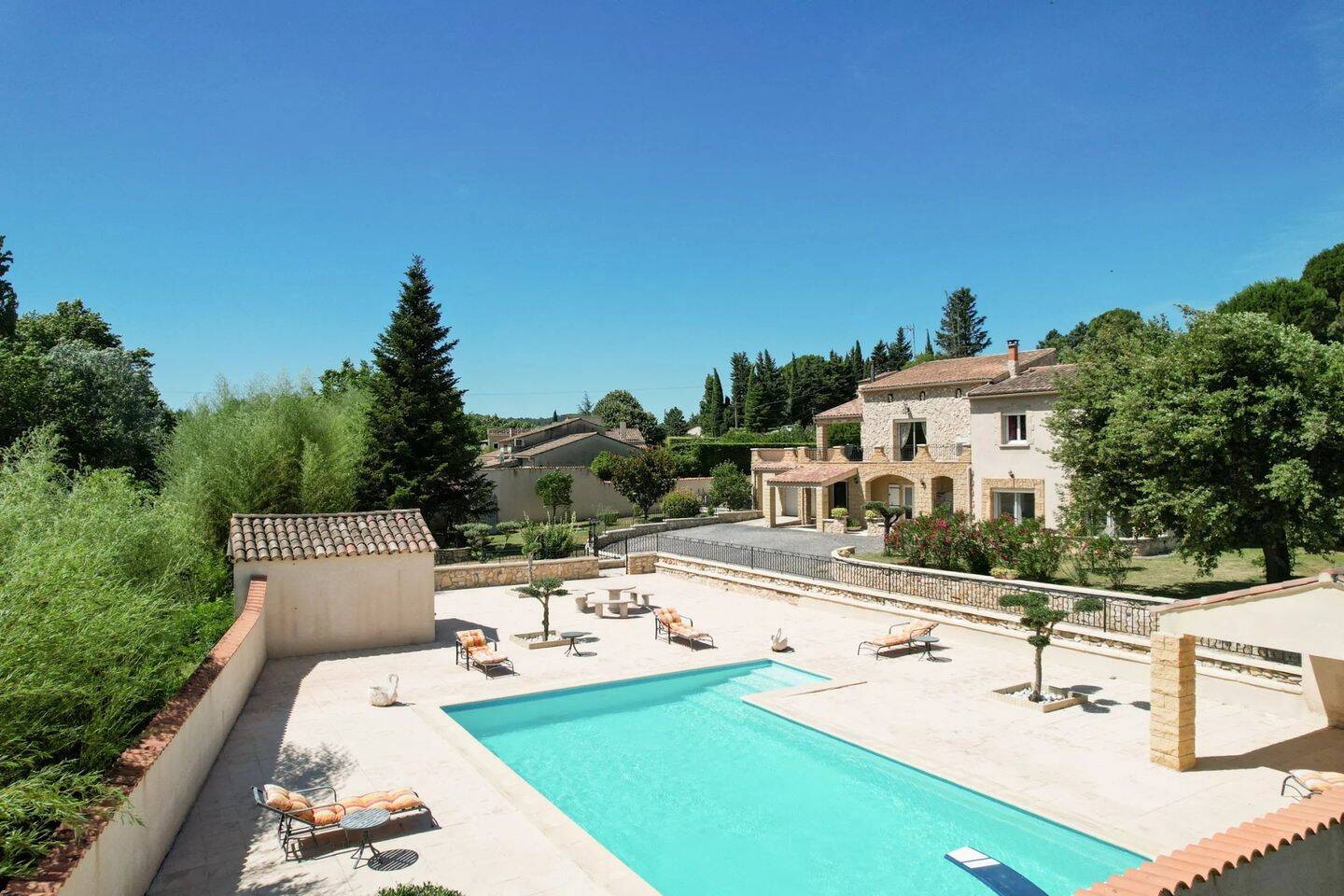 Maison 10 pièces 248 m² · à Uzès · 248,1 m² · 549 000 €