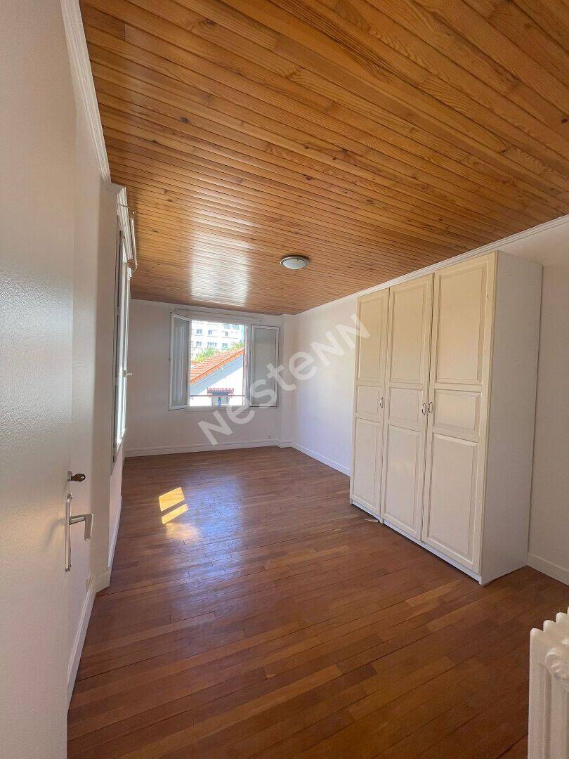 Maison 4 pièces 84 m² · à Montreuil · 83,7 m² · 1 990 €