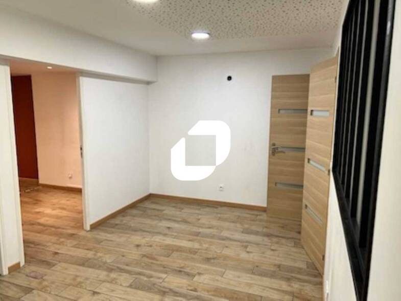 Local commercial à louer 1 575 € 90 m² de surface de vente Le Bouscat 33110