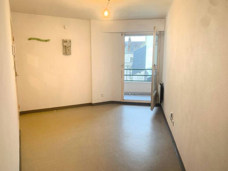 Appartement à louer 403 € 1 pièce 16 m² Étage 4/5 Nantes 44100