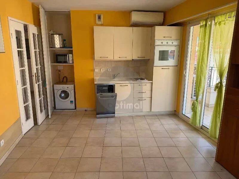 Appartement 2 pièces · à Menton · 1 200 €