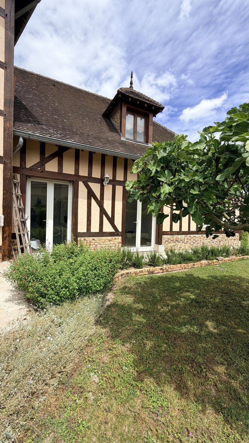 Maison 8 pièces 307 m² · à Saint-Lyé · 307 m² · 579 000 €