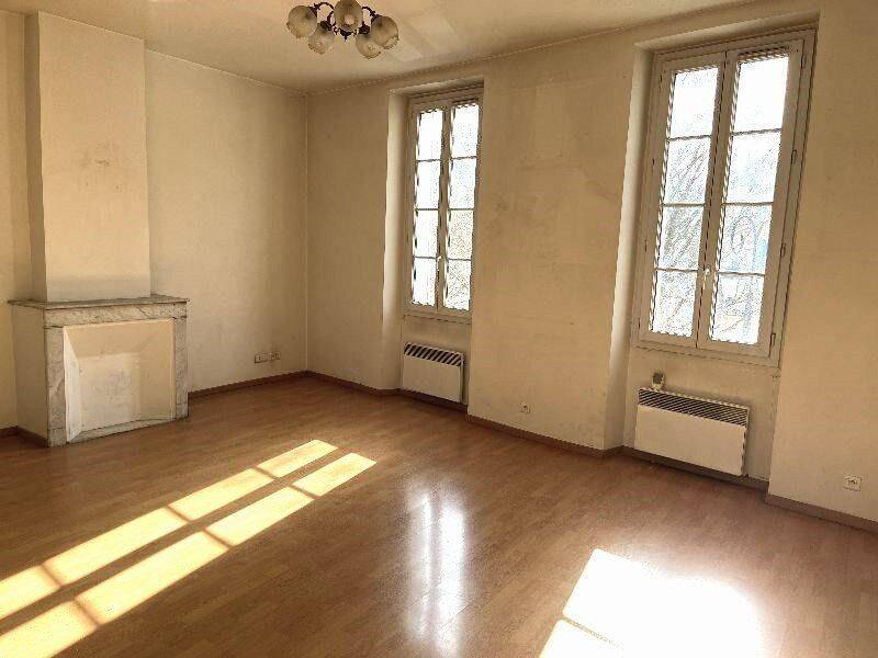 Appartement 3 pièces 84 m² · à Auriol · 84 m² · 810 €/mois