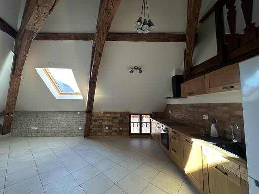 Duplex à vendre 255 000 € 3 pièces 2 chambres 96 m² Étage 3/3 Taninges 74440