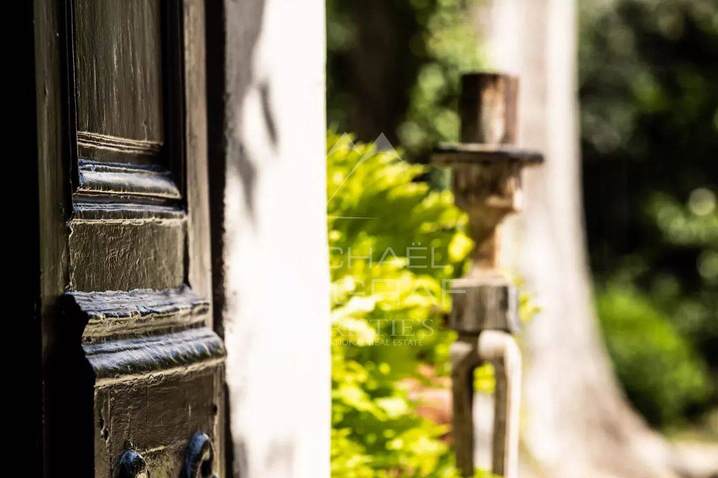 Maison 41 pièces 974 m² · à L'Isle-sur-la-Sorgue · 974 m² · 5 930 000 €