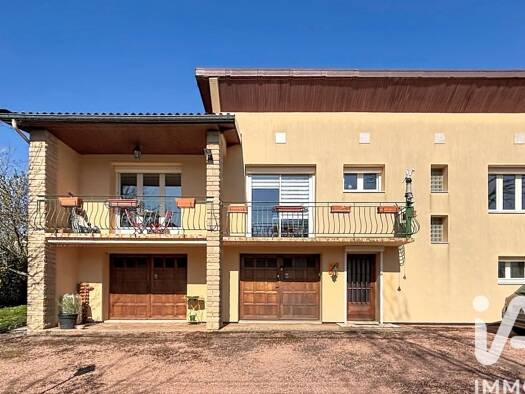 Maison à vendre 198 000 € 6 pièces 4 chambres 140 m² 876 m² de terrain Chateaurenaud Louhans 71500