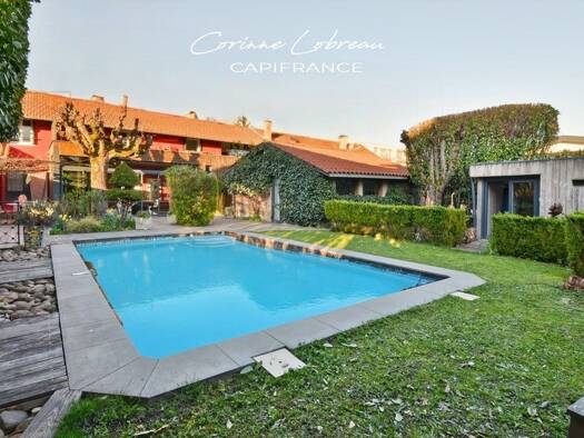 Maison de ville à vendre 490 000 € 6 pièces 3 chambres 158 m² 645 m² de terrain Baudières Bourg-en-Bresse 01000