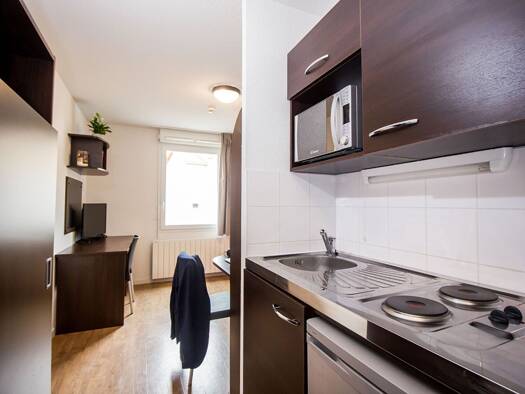 Triplex à louer - logement étudiant 439 € 1 pièce 18 m² Étage 4/4 Grande Reyssouze-Grand Challes Bourg-en-Bresse 01000