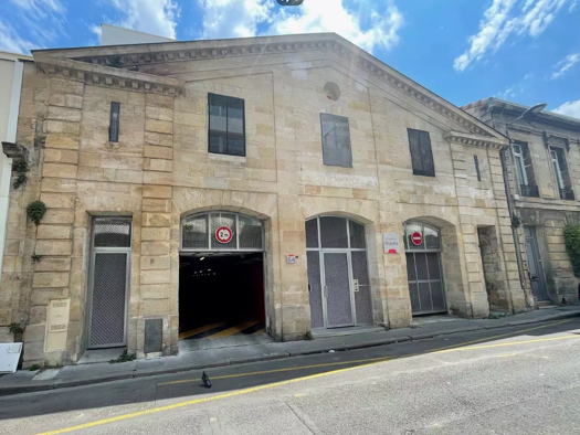 Parking à louer 110 € 12 m² Chartrons Bordeaux 33300