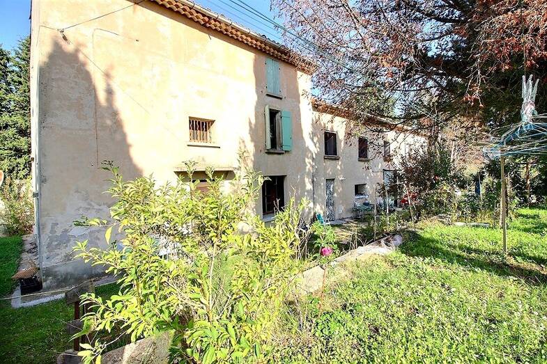 Mas à vendre 800 000 € 10 pièces 8 chambres 265 m² 40 695 m² de terrain Saint Didier 84210