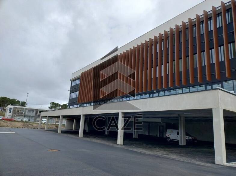 Espace bureau à vendre 1 375 000 € 3 741 m² de bureaux divisible de 55 m² à 55 m² Merignac 33700