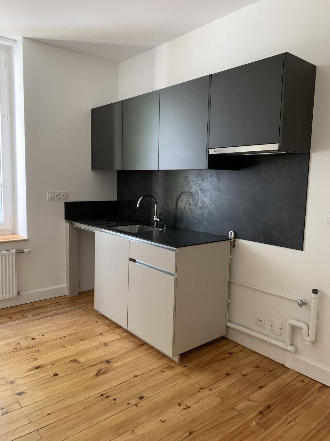 Appartement 4 pièces 87 m² · à Thiers · 87 m² · 605 €